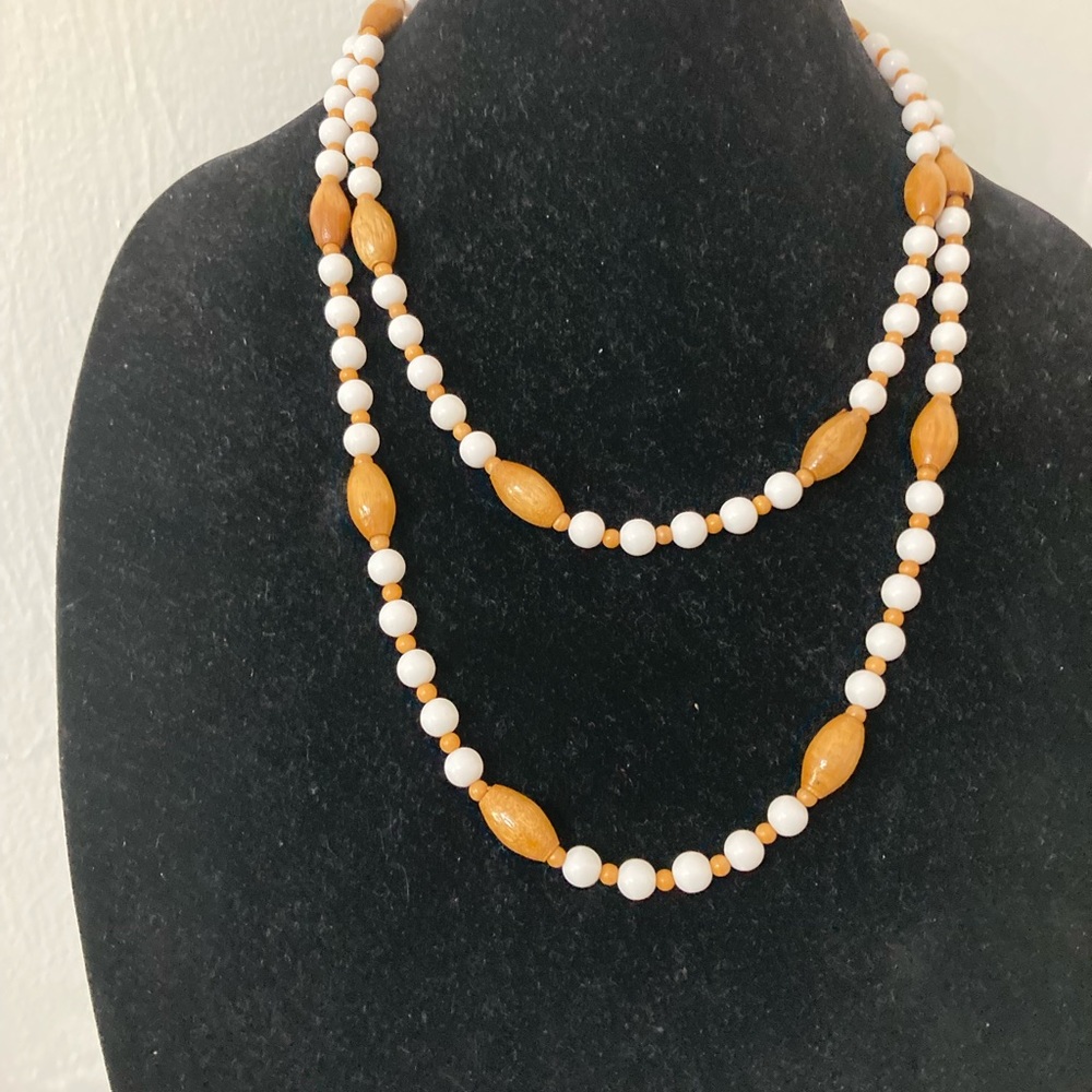 Vintage wood and beaded necklace